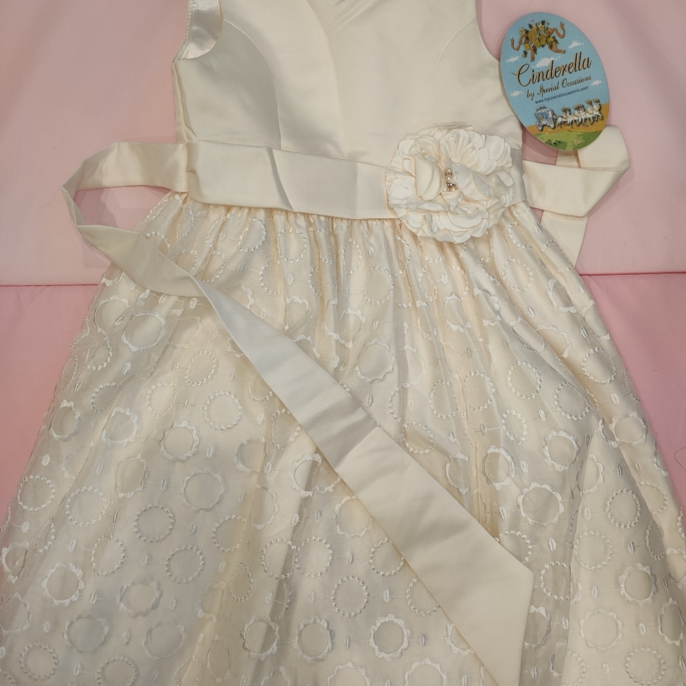 Cinderella new w/tag girl Christmas off-white formal dress size 8